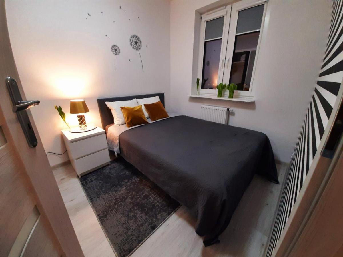 60 Apartment *